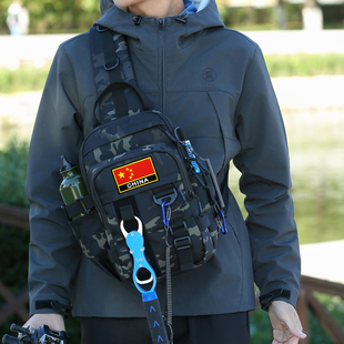 路亚斜挎包户外胸包耐磨专用弹弓谷麦工装机能单肩钓鱼工具小背包
