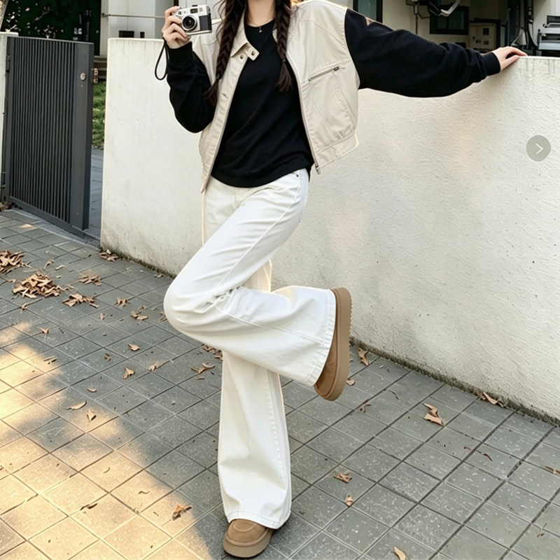 白色弹力不贴腿微喇牛仔裤女小个子松弛感穿搭梨形报恩直筒喇叭裤