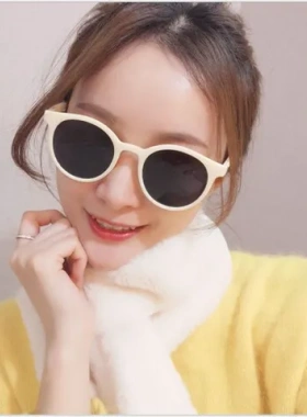 奶茶色太阳眼镜阿沁韩版太阳镜2023百搭墨镜林小宅白色心形摩卡