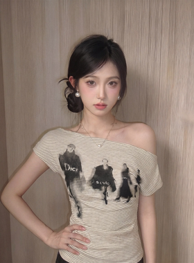 韩系复古条纹斜肩露肩短袖t恤女夏修身显瘦一字肩设计感辣妹上衣
