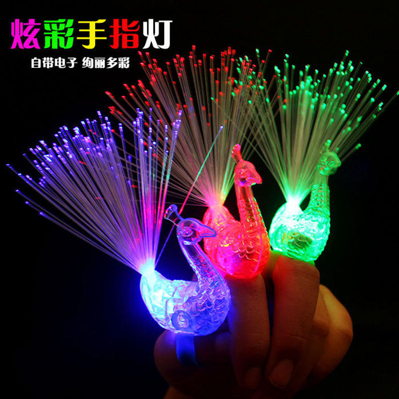 地推活动幼儿园礼品创意夜市热卖玩具发光孔雀手指灯七彩变色led