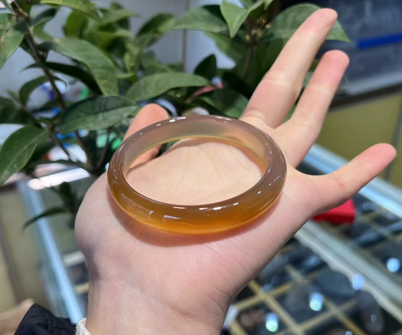 马料玛瑙玉髓香槟金手镯