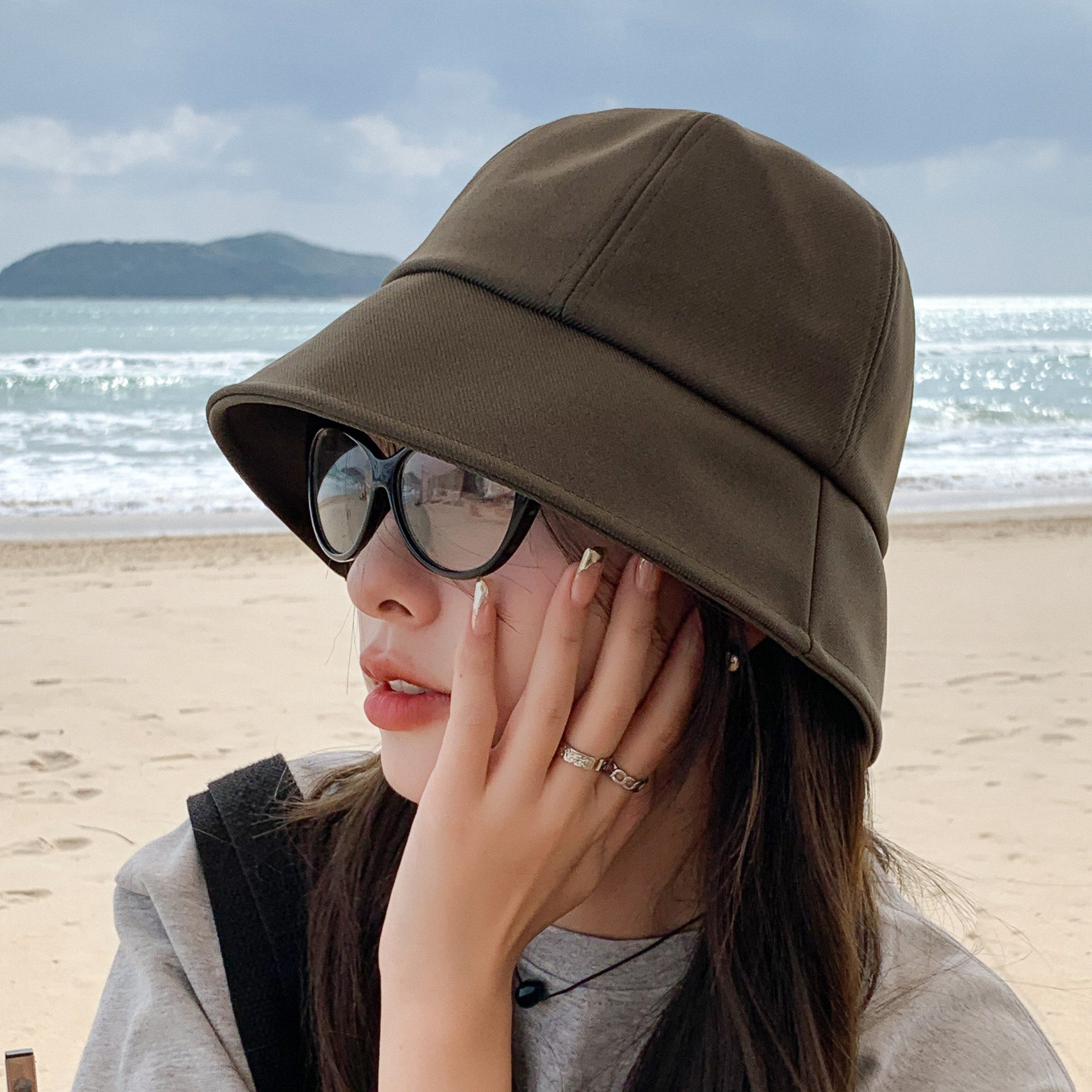 显脸小港风春季帽子女士百搭纯色盆帽新款遮阳帽女棉麻网红渔夫帽