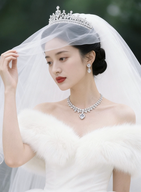 2025新款婚纱一字披肩女秋冬仿狐狸毛皮草斗篷新娘礼服旗袍外搭