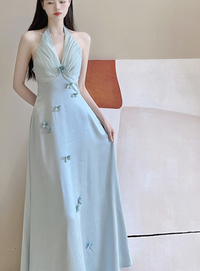 「蝴蝶明珠」法式度假风重工挂脖蓝色花朵连衣裙缎面仙女裙礼服