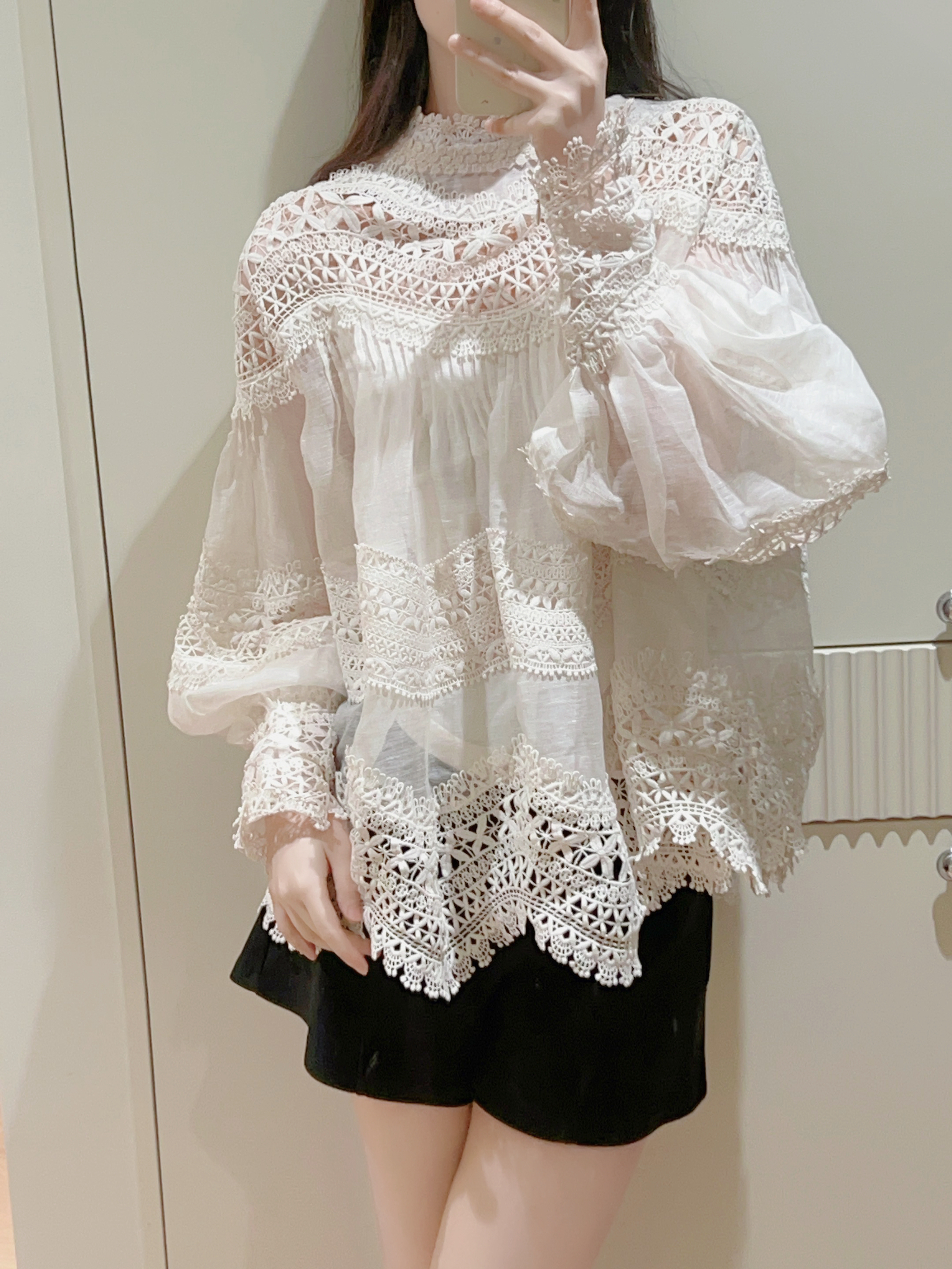 长袖衬衫早秋新款赫本风法式小众上衣白色重工泡泡袖上衣