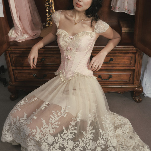 LaceMade 古典花瓣 法式洛可可风甜美少女吊带鱼骨胸衣花瓣上衣女