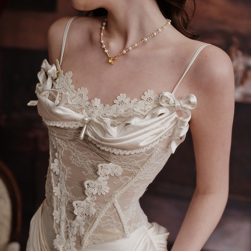 法式女人鱼骨吊带上衣修身