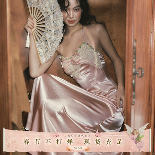 LaceMade 粉蝶心愿 法式复古优雅缎面露背长裙高腰显瘦A摆连衣裙