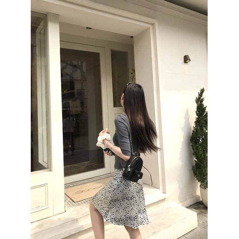 77stoNFQre斜纹裁豹半身裙女0225新款短夏季显瘦伞裙垂坠感高腰a