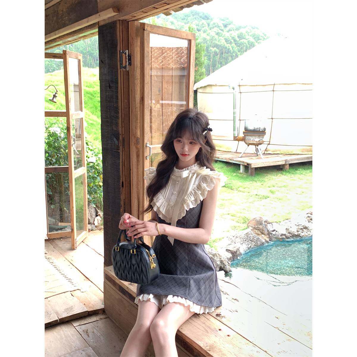 越韩 鱼 尤莉少女法式小复古格纹连衣裙TMS蕾拼接千丝金感无袖短