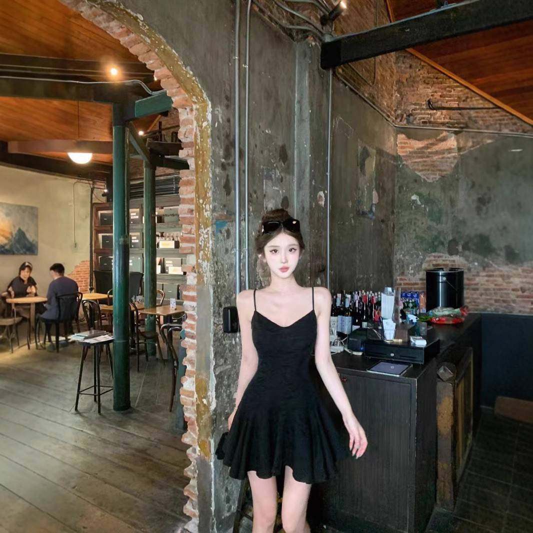 JMKBRSOP少女乱撞 吊H带连 衣裙夏女设计感春v领收腰修身裙子