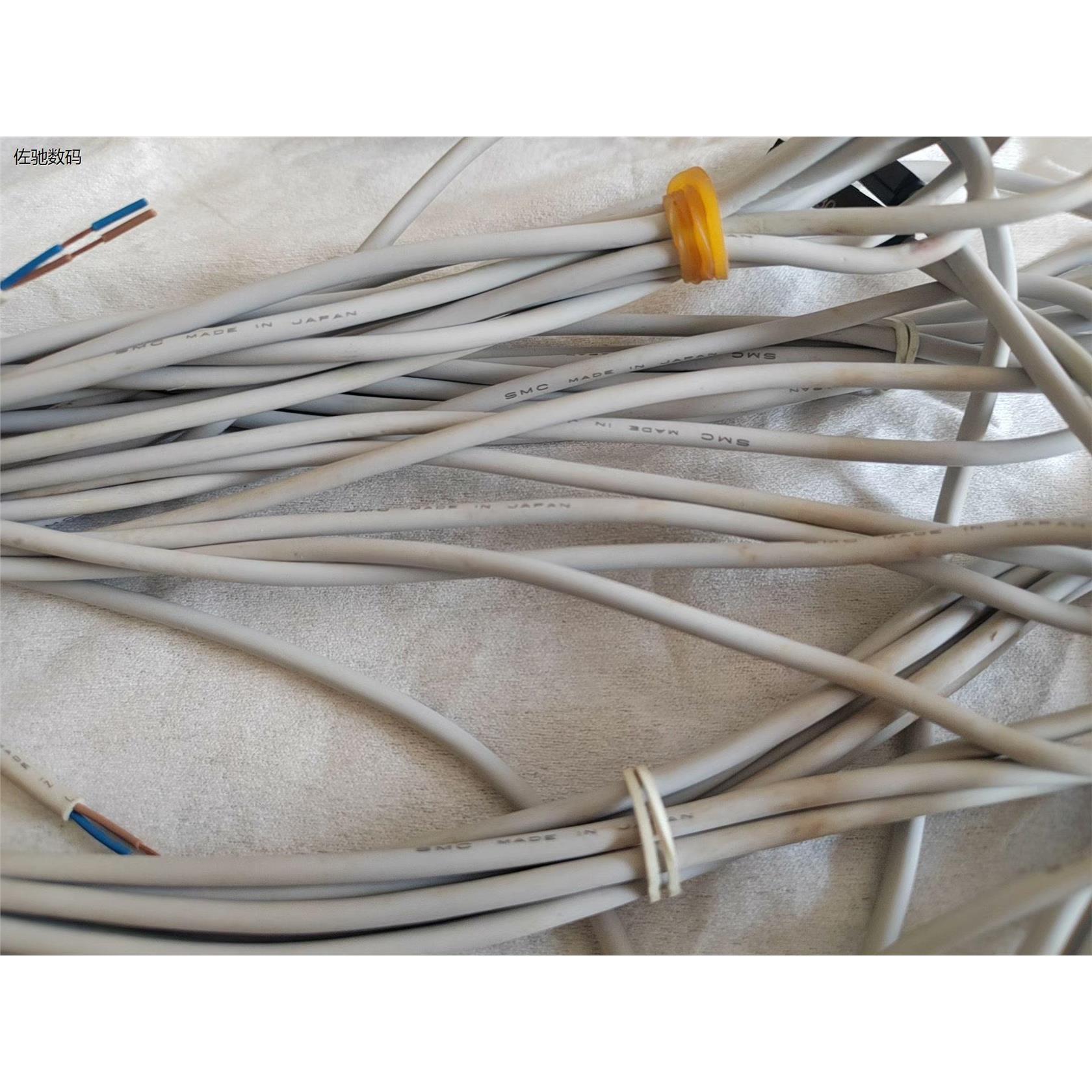 议价出全新 ：SMC全新原装磁性开关D-Z80L 3M  线有点脏