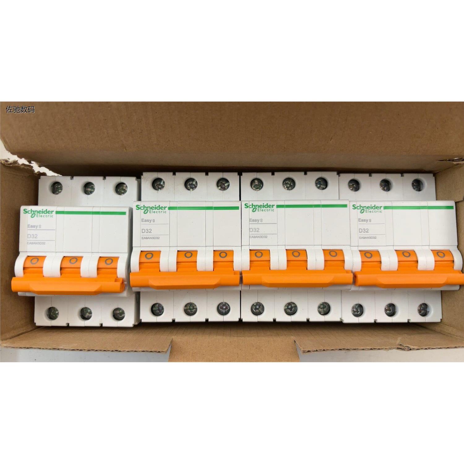 议价出施耐德Easy9系列断路器，