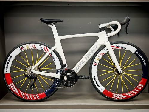 阿普兰 UPLAND R70 MAX碳纤维公路车 升KOMCAS碳轮【碳辐条】白色
