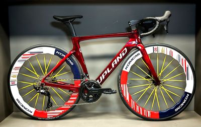 老刘只懂车 阿普兰 UPLAND R70 MAX碳纤维公路车升KOMCAS碳轮酱香