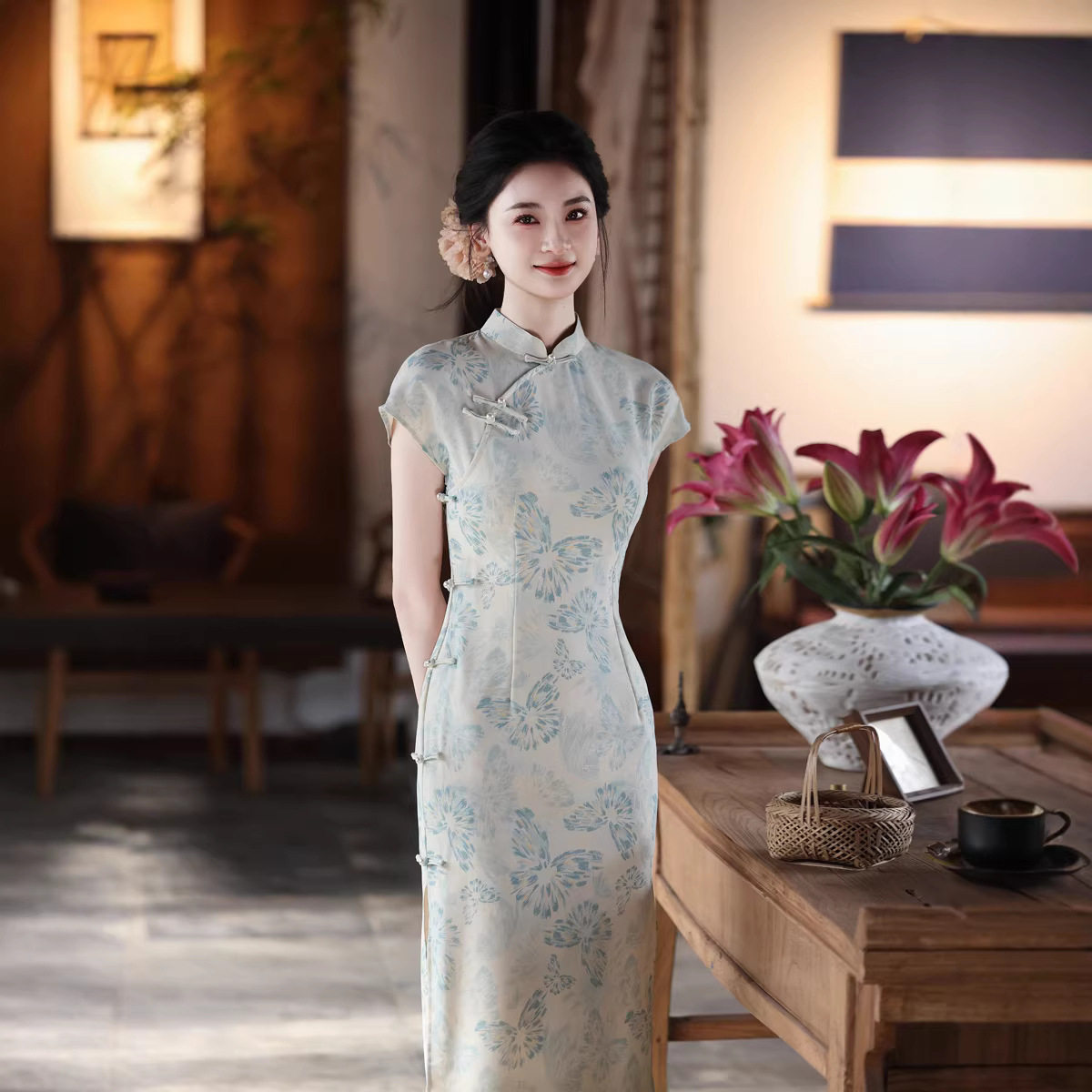 清新浅蓝短袖旗袍雅致蝴蝶晕染印花温婉国风修身显瘦气质优雅日常