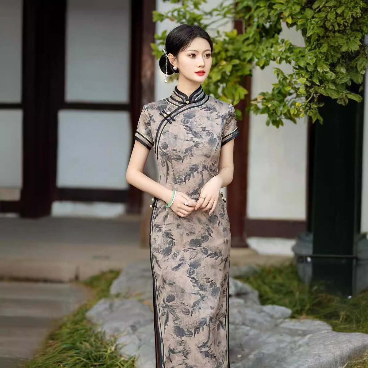 年轻款改良旗袍新款2026新款复古中国风改良版气质修身民国风礼服