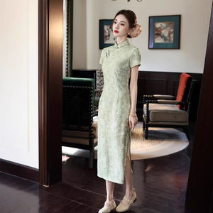 新中式改良旗袍女短袖修身绿色气质年轻款连衣裙日常2026新款夏季