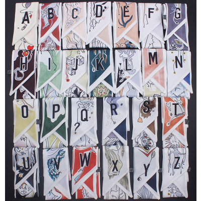 麦桐丝巾新款塔罗牌26字母斜纹手提包丝巾手柄绑包丝带小领巾