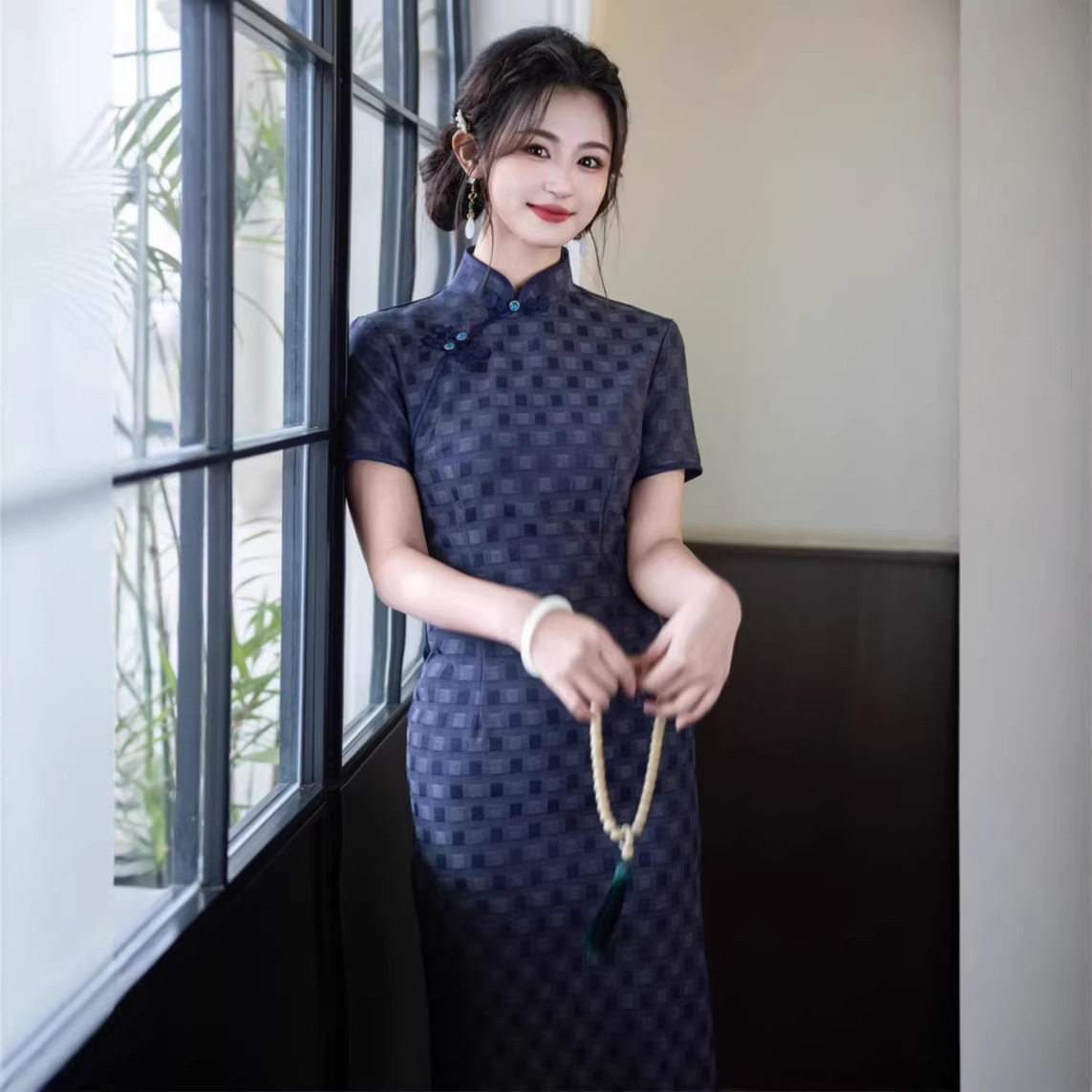2026春夏款旗袍TR棉麻中长款短袖藏青色格子复古民国风礼服连衣裙