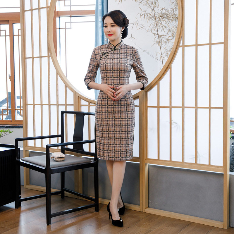 2026春秋新款中式复古改良加肥加大加厚麂绒旗袍女妈妈连衣裙礼服