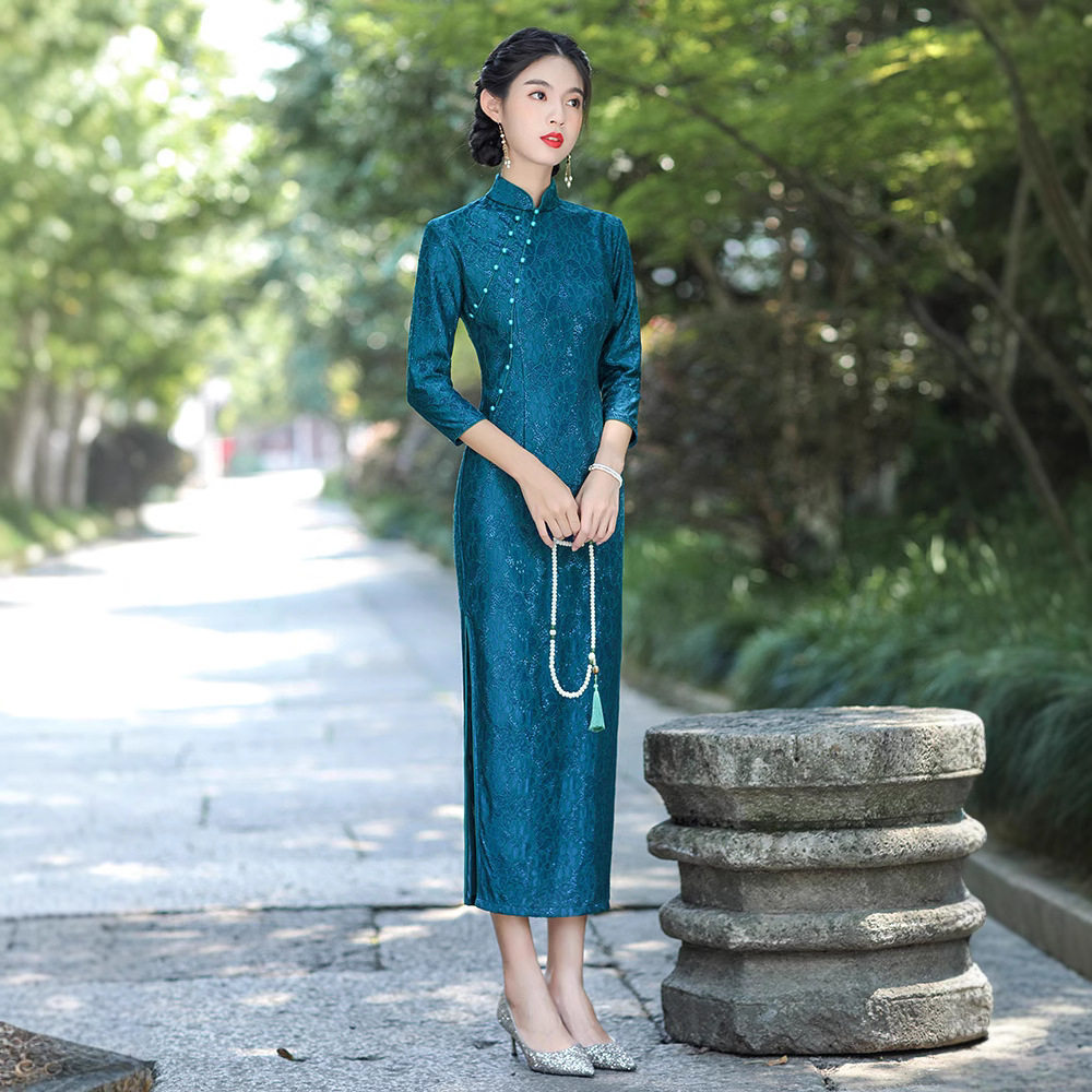 长款复古民族风旗袍改良版连衣裙女2026新款斜襟钉珠中袖蕾丝礼服