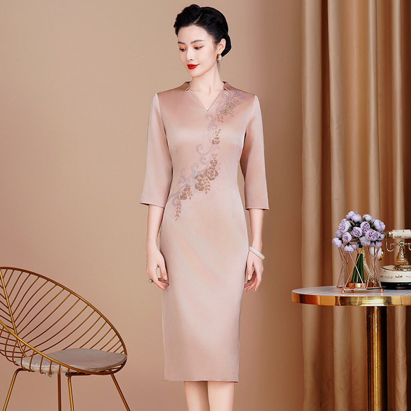 结婚礼妈妈装礼服连衣裙喜婆婆婚宴装2026春秋季新款喜服旗袍裙