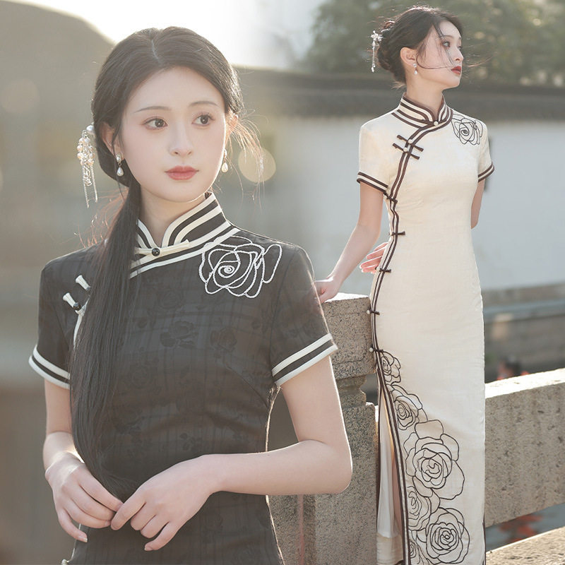 2026春夏新品绣花长款醋酸提花旗袍连衣裙日常走秀显瘦礼服女装