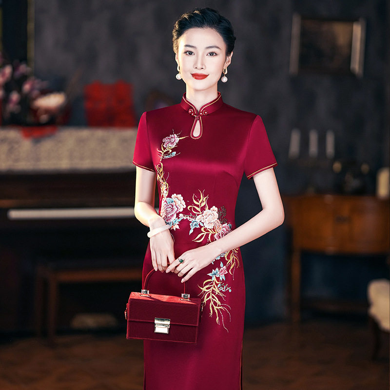 年轻喜婆婆婚宴礼服夏季醋酸缎刺绣结婚妈妈旗袍高端连衣裙女装