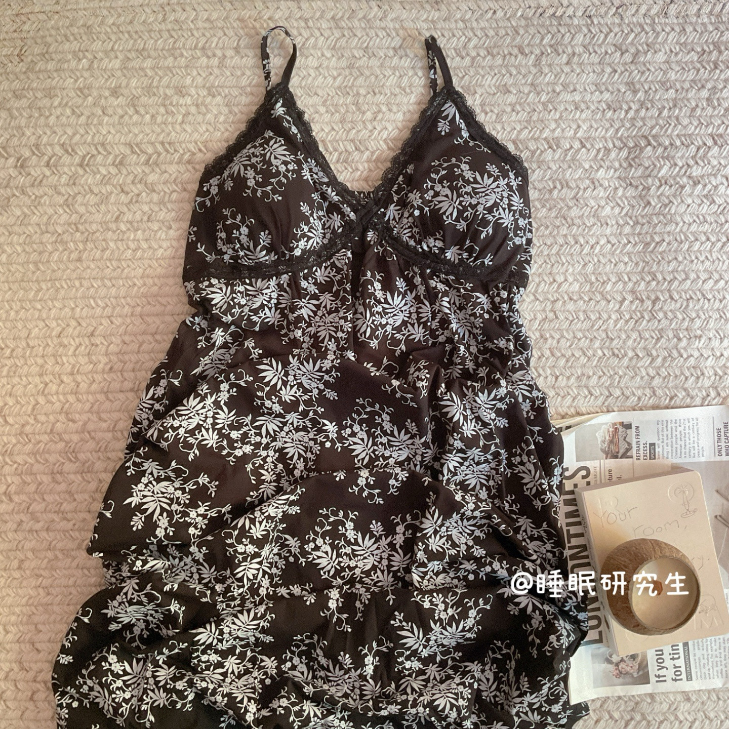 【特蕾维】带胸垫夏季女睡衣家居服莫代尔棉混纺特调清凉睡裙