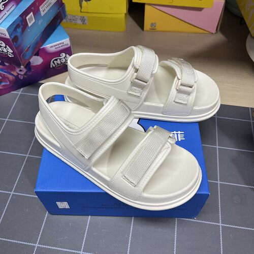 撤柜男女情侣运动凉鞋夏季魔术贴轻便软底防滑透气亲子露趾沙滩鞋