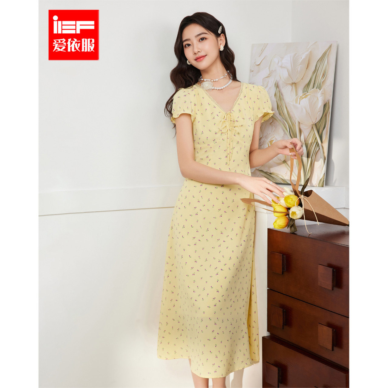 IEF/爱依服2026夏季新款法式度假碎花V领泡泡袖修身女连衣中长裙