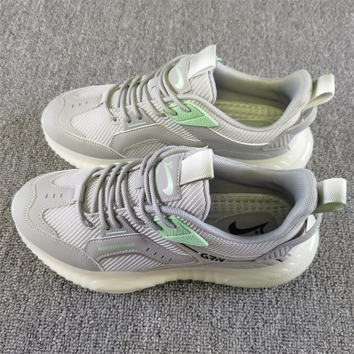 贵人鸟减震舒适运动鞋