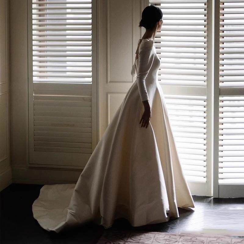 法式缎面轻婚纱新娘结婚气质复古长袖高级宫廷风主纱夏季出门纱