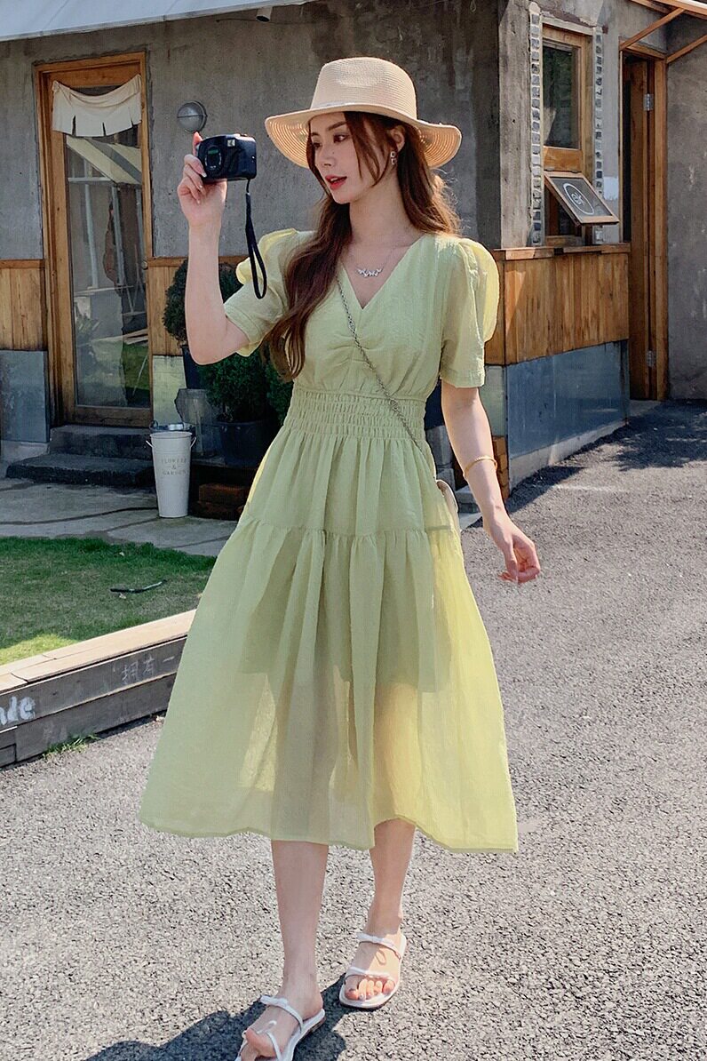 现货店里主推25数据好新款高级感法式v领连衣裙1102p125k178,女装连衣裙,2C295