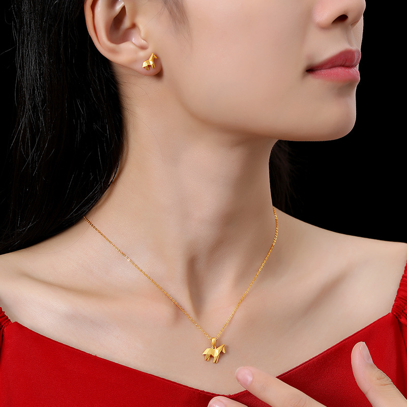 S925纯银逐光小马吊坠项链小众设计感古法金锁骨链耳钉女