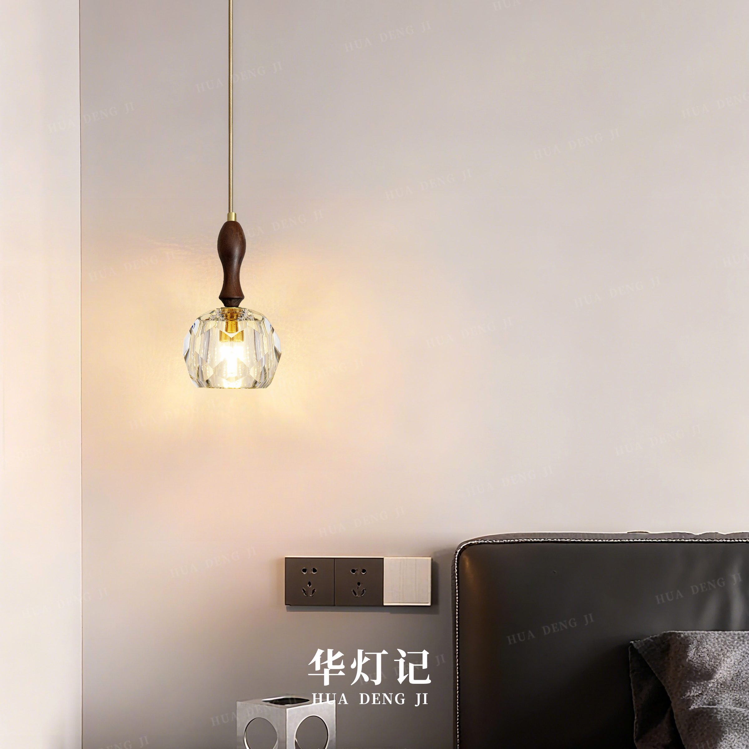 法式中古风卧室床头吊灯复古胡桃木黄铜高级感升降悬停水晶吊线灯