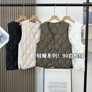 兼具轻暖 坎肩秋冬 几何绗缝90白鸭绒羽绒马甲背心V领单排扣无袖
