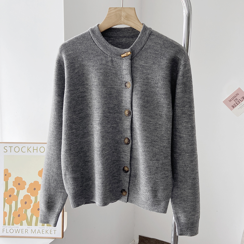 灰色斜门襟牛角扣设计感圆领针织开衫女外套加厚毛衣