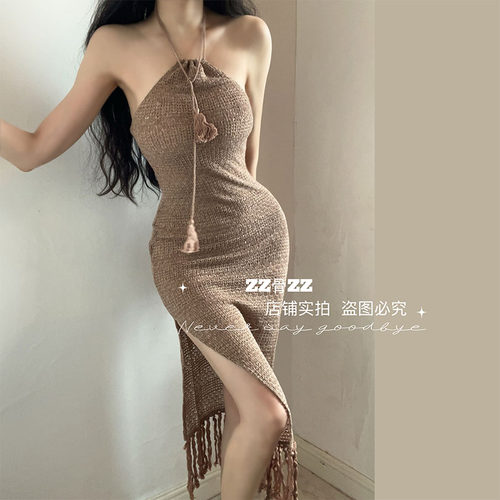 ZZ骨ZZ新款沙滩度假风流苏挂脖式性感露背系带开叉网眼针织连衣裙