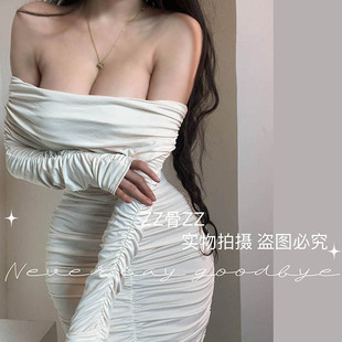 ZZ骨ZZ春季新款法式御姐风性感一字肩褶皱显瘦包臀长袖纯色连衣裙