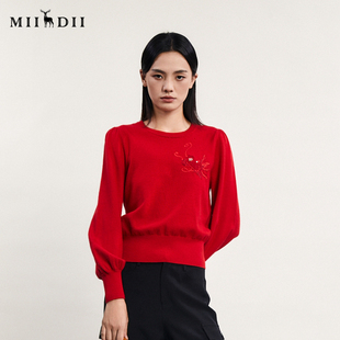 谜底红套头针织衫 女简约圆领刺绣毛衣241MZ0320