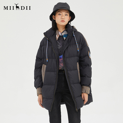 撞色中长款连帽羽绒服谜底