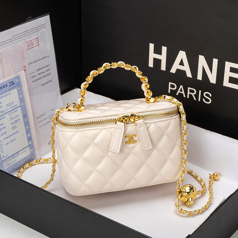 香港品牌IT女包新款小众高级感盒子包小香风金球链条手提包单肩包