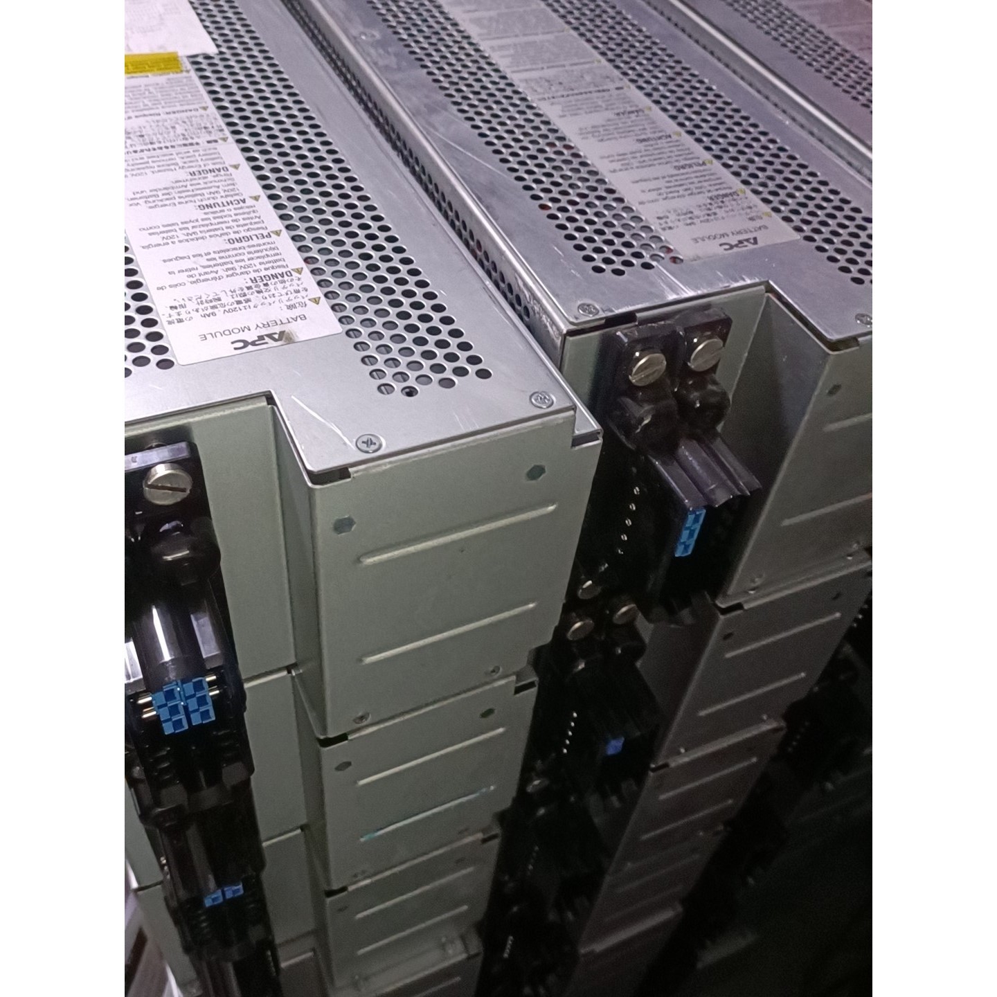 【议价产品】APC电池模块SYBT5电池盒电池箱电池包询价