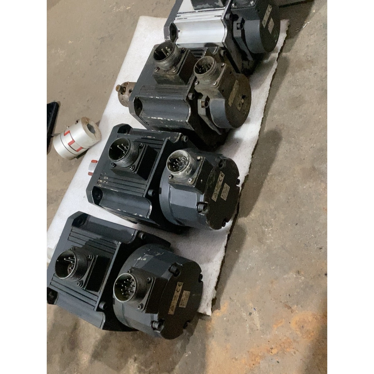 【议价产品】三菱1千瓦伺服电机HC-SFE102(2个)询价