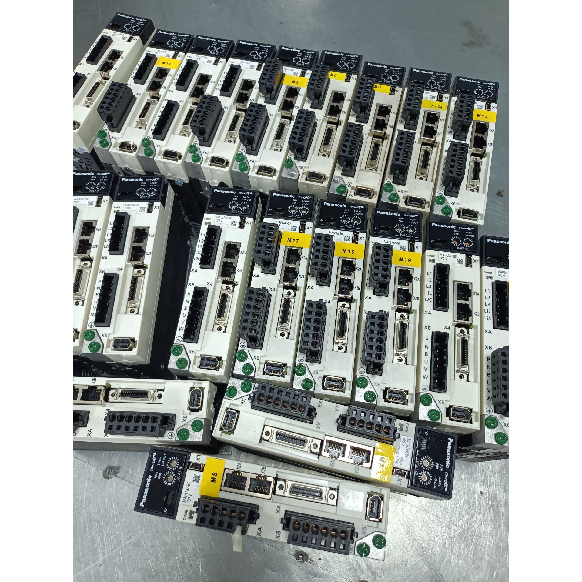 (议价产品)松下A6 总线100w伺服电机成色漂亮功能包好 MADLN0