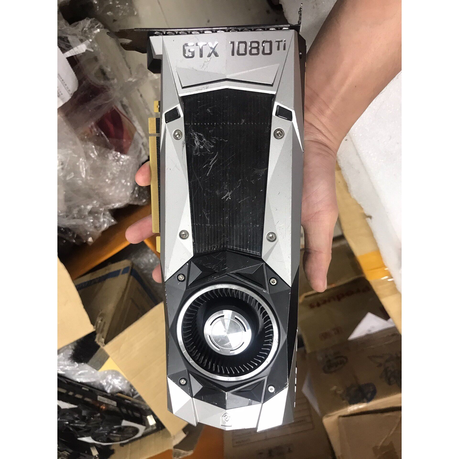 【议价产品】泰坦公版GTX1080Ti 11G,带背板,灯光,成色如图,询价