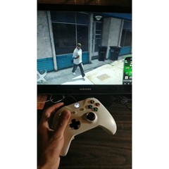 【议价产品】微软xbox360游戏手柄 1708手柄 白色,缺电池盖!!询价